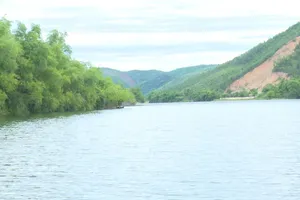 Tắm sông cùng nhóm bạn, học sinh lớp 4 tử vong