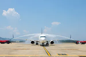 Tạm dừng khai thác các cảng hàng không khu vực miền Trung