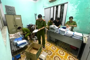 Khám xét khẩn cấp 2 trung tâm đăng kiểm thuộc Sở GTVT Đà Nẵng trong đêm