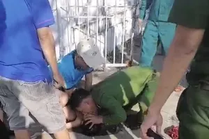 3 công an xã lao xuống hồ lặn tìm, cứu sống 1 học sinh đuối nước