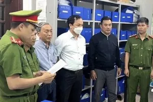 Tạm giữ hình sự 4 người liên quan đến đăng kiểm tàu cá