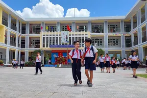 Cận cảnh ngôi trường 25 tỉ đồng xịn xò bị 1 số phụ huynh 'chê' vì xa