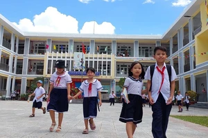 Bí thư huyện uỷ gửi tâm thư xin lỗi các học sinh