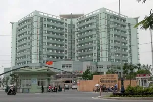 Mâu thuẫn với vợ, người chồng lấy kéo đâm con ruột thủng bụng