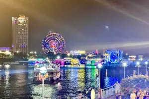 Phố đi bộ Bạch Đằng, ‘thỏi nam châm’ mới của du lịch Đà Nẵng