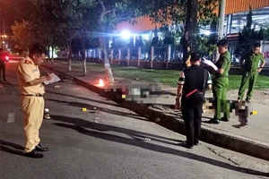 Đà Nẵng: Chạy xe máy lao lên lề đường, 3 thiếu nữ tử vong