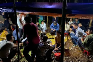 Công an vây bắt nhiều người đánh bạc giữa rừng tràm