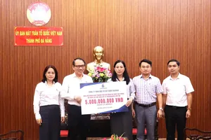 1 công ty ở Đà Nẵng ủng hộ đồng bào đang hứng chịu lũ lụt 5 tỉ đồng