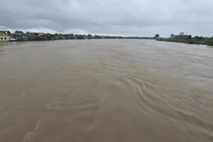 Chính phủ hỗ trợ khẩn cấp 350 tỉ đồng cho Huế, Quảng Trị, Quảng Ngãi