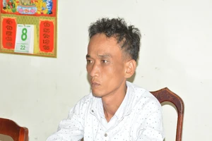 Ngã lăn ngủ ngoài đường sau trộm xe vì... say rượu