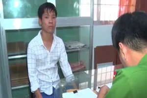 Xâm hại bé gái 8 tuổi trong nhà vệ sinh của chùa