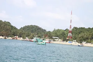 Lãnh đạo các tỉnh, thành thăm quân dân đảo Hòn Đốc