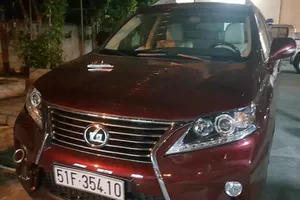 Vào khách sạn trộm xe Lexus của người tình cũ