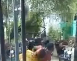 Xác minh clip cô gái bị 2 phụ nữ đánh đập 