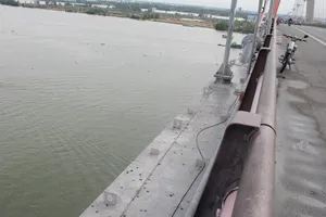 Cứu kịp 1 phụ nữ từ Bạc Liêu lên Cần Thơ nhảy cầu tự tử