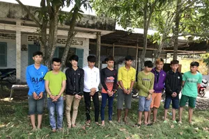 Hỗn chiến vì tiếng nẹt pô, 5 người thương vong