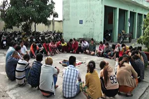 Phục kích bắt 40 quý bà, quý ông trên chiếu bạc