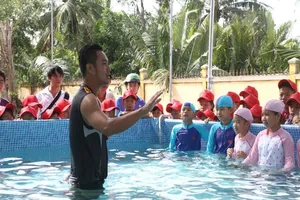 Tặng hồ bơi đầu tiên cho hành trình chống đuối nước quốc gia 