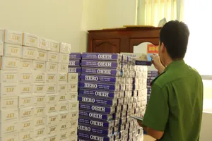 Hàng ngàn gói thuốc lá lậu trên xe khách về Cần Thơ