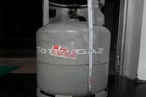 Ngáo đá, ôm bình gas xông vào VTV Cần Thơ