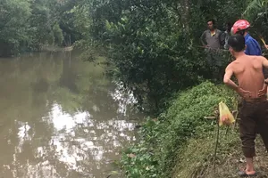 Phát hiện thi thể người đàn ông hay say xỉn trôi ở kênh