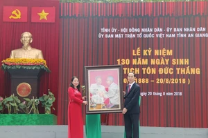 Chủ tịch nước dự lễ kỷ niệm 130 năm ngày sinh Bác Tôn