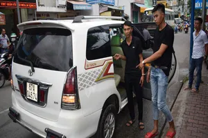 Bị ngăn cấm tình cảm, bắt cóc luôn người yêu