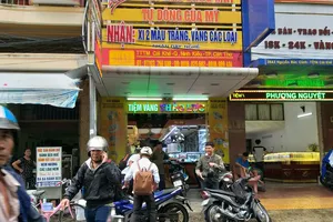 Thông tin mới vụ anh thợ điện đổi 100 USD, phạt 90 triệu đồng