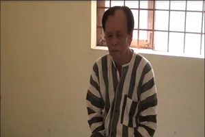 Gửi con cho ông hàng xóm, bé gái 9 tuổi bị dâm ô