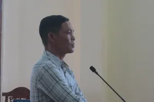 Đi tù vì không trả lại tiền bị chuyển nhầm vào tài khoản