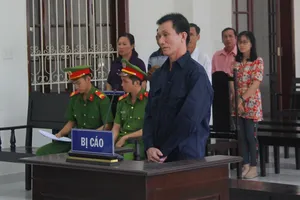 Người đàn ông bán quần áo âm mưu giết bạn để đoạt vợ bạn