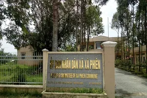 Đề nghị cảnh cáo nữ cán bộ dan díu với bí thư xã