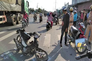 Tông phải xe chạy ngược chiều, người đàn ông đi cấp cứu