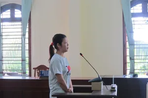 Nữ giúp việc trộm 30 lượng vàng rồi nói dối trúng số