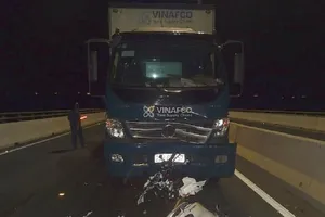 Chạy ngược chiều trên cầu Cao Lãnh, 2 cô gái trẻ tử vong