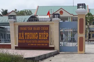 Cảnh cáo bí thư xã xài bằng cấp 3 không hợp lệ