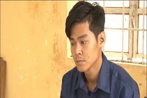 Đu dây vào cửa hàng trộm Iphone X