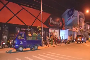 Vĩnh Long: Kiểm tra quán bar, nhiều người 'dính' ma túy 