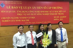 Bà Mai Thi bảo vệ thành công luận án Tiến sỹ