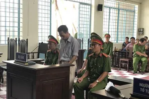 Phạt tù người sử dụng facebook đòi lật đổ chính quyền