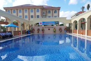 Khánh thành hồ bơi đạt chuẩn quốc gia 10 tỉ đồng