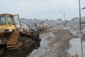 Bãi rác Đông Thắng, huyện Cờ Đỏ