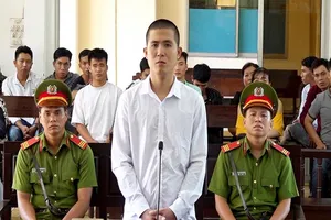 Người chết, kẻ đi tù sau tiếng còi xe