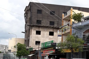 Châu Đốc thông tin về căn nhà xây vượt tầng ở khu vực Miếu Bà