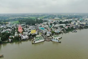 Bến phà Vàm Cống nhìn từ trên cao