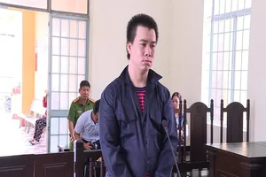 Xông vào hiếp dâm nữ chủ quán cà phê giữa ban ngày