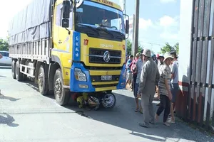 Người đàn ông tử vong dưới gầm xe tải