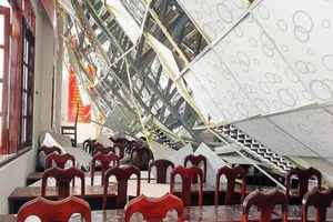 Đang tìm đơn vị giám định vụ sập mái hội trường thị trấn 