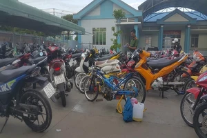 Hậu Giang: 140 thanh niên đua xe trên QL1A bị bắt giữ