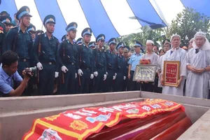 Anh hùng phi công Nguyễn Văn Bảy ngủ yên trong lòng đất mẹ